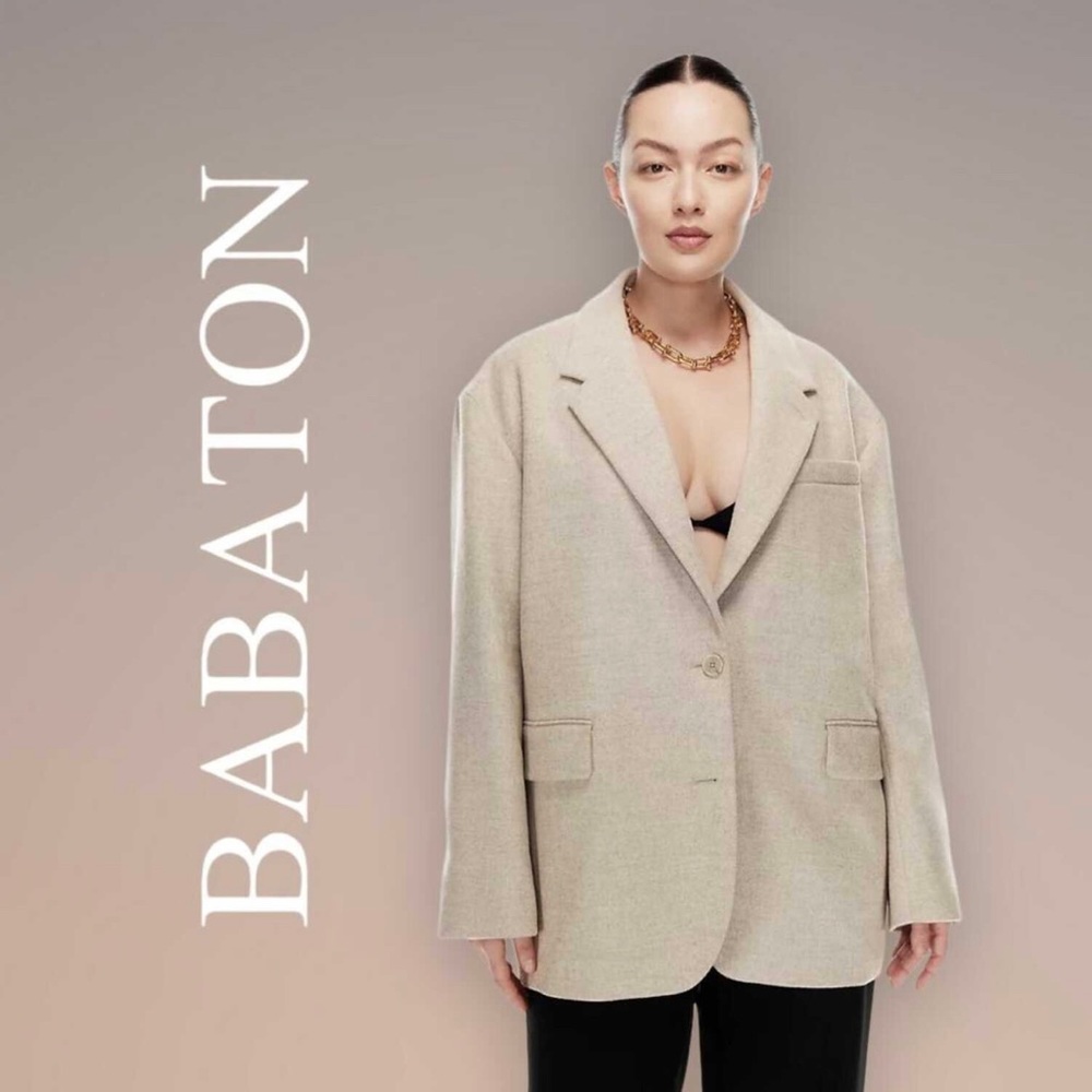 Aritzia Oversized Blazer in Light Beige